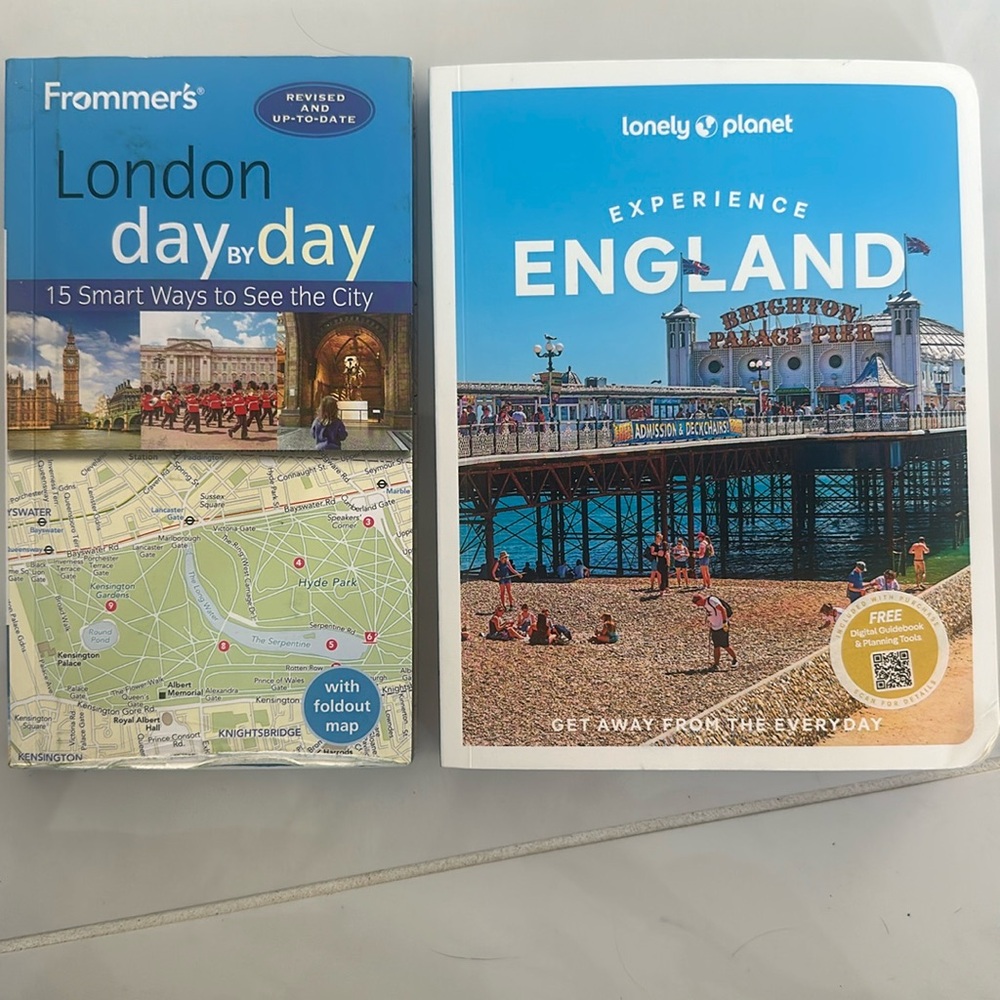 2 like new travel books-England/London w/map. Barely used, great for students!